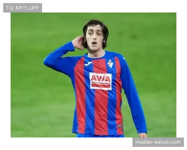 消息：拉齐奥边锋扎卡尼肌肉不适，出战周末联赛成疑